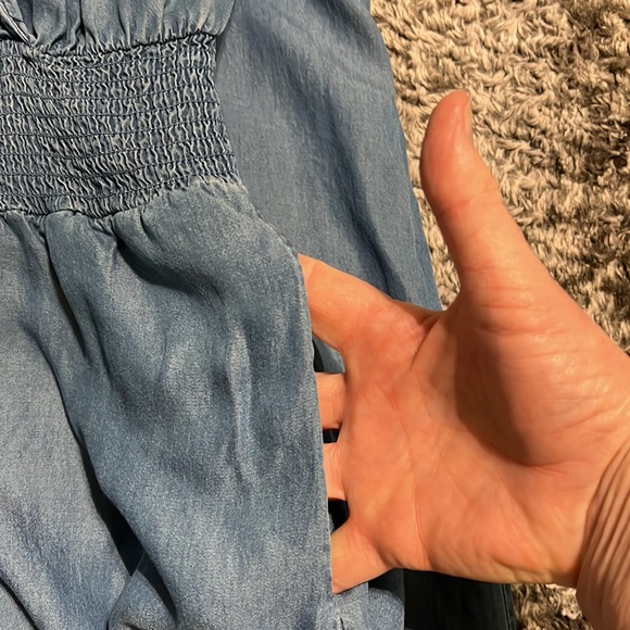 Woman’s size 10 light weight denim jumper - Picture 9 of 9